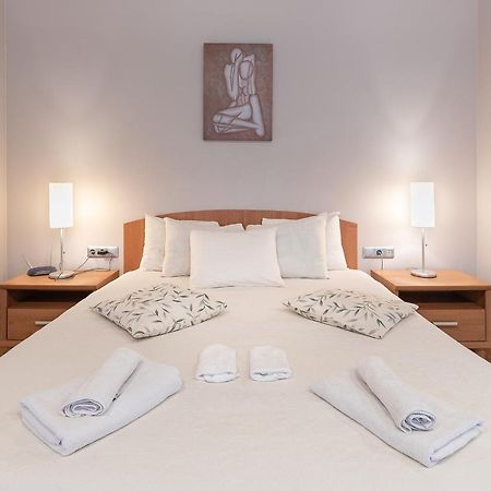 Room In Bb - Valensija - Suite For Two In Nice Hotel Jūrkalne Exterior foto