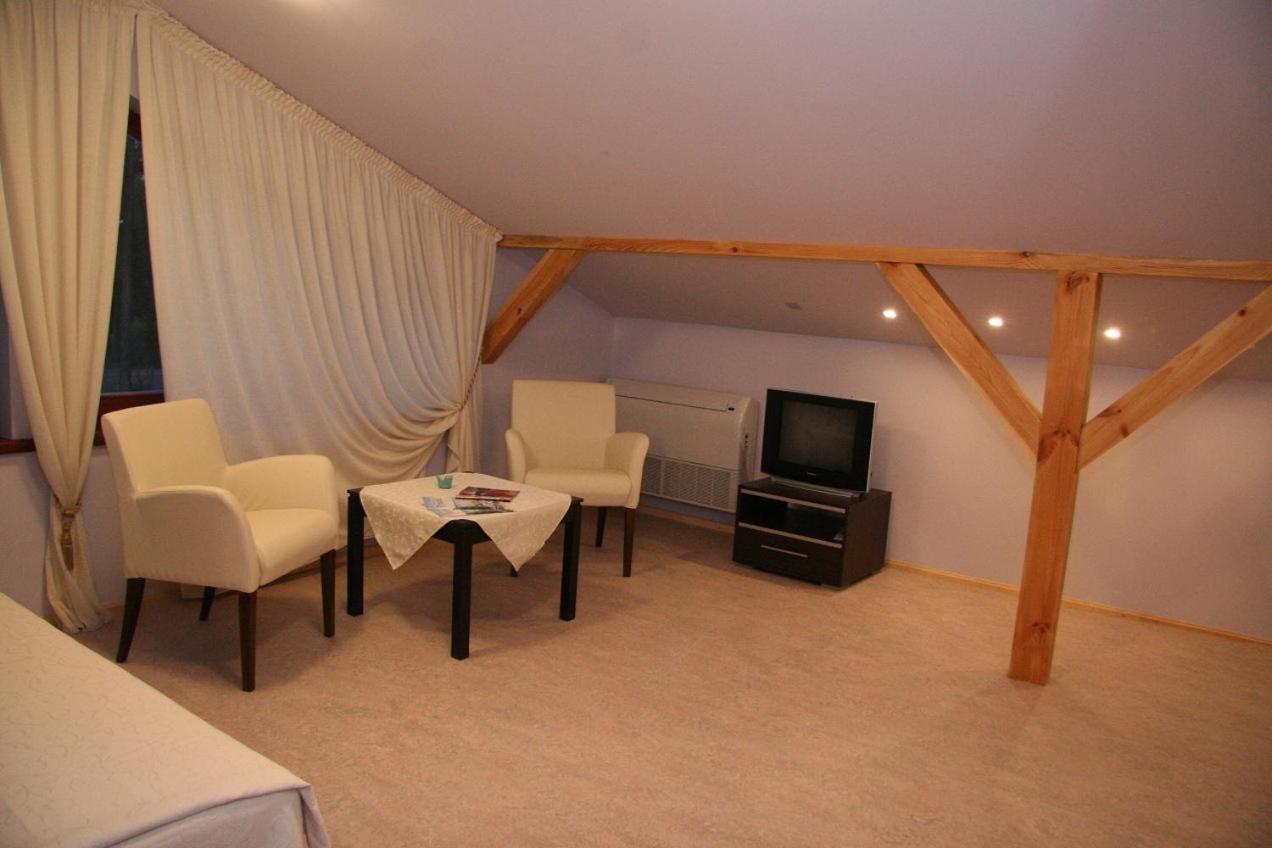 Room In Bb - Valensija - Suite For Two In Nice Hotel Jūrkalne Exterior foto