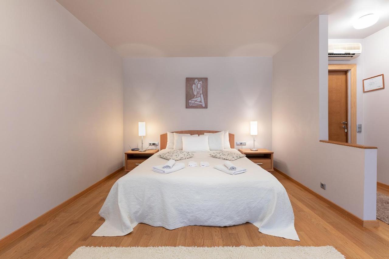 Room In Bb - Valensija - Suite For Two In Nice Hotel Jūrkalne Exterior foto